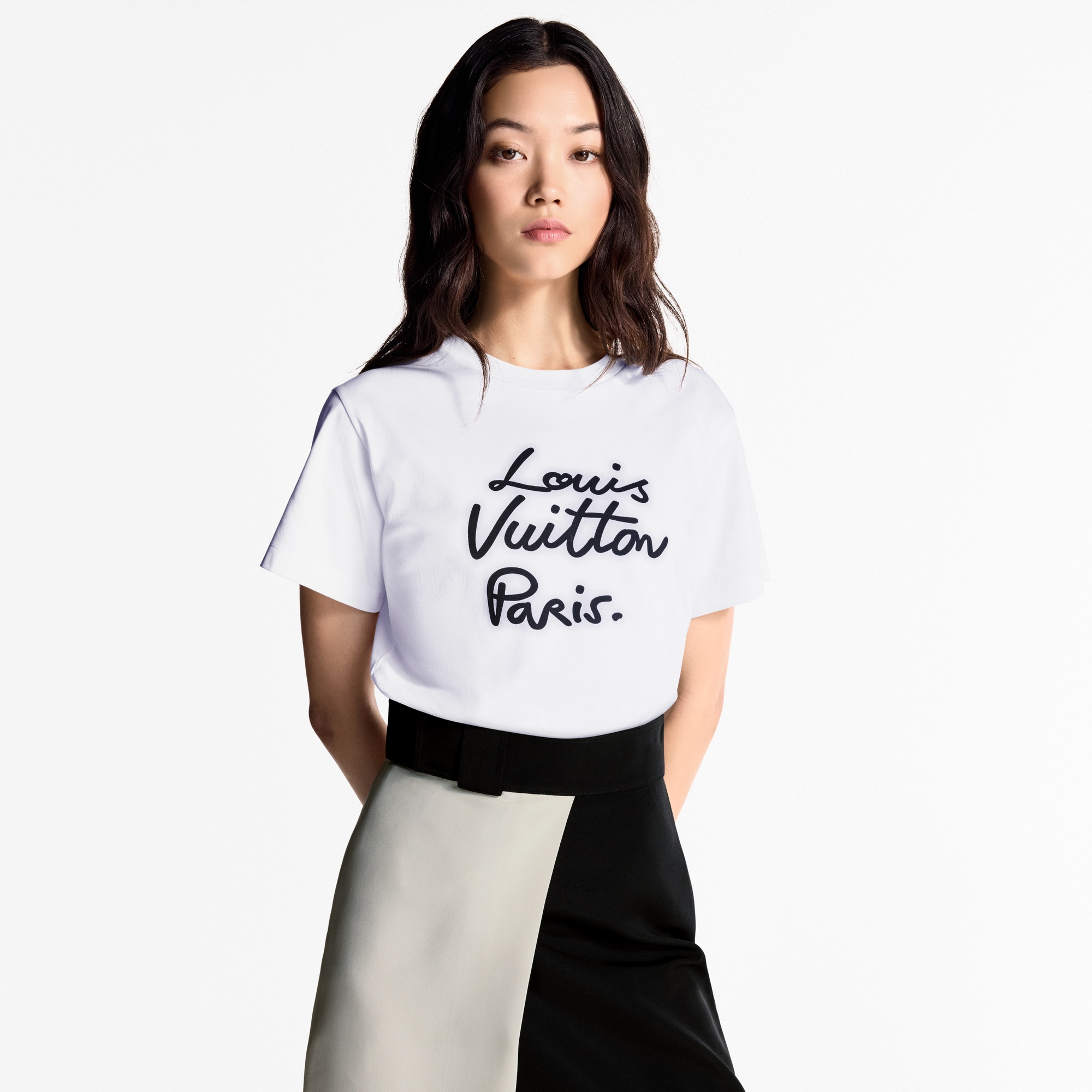 【LOUIS VUITTON】普段着に最適 ◎ グローシグネチャー Tシャツ Glow Signature T-Shirt - Ready-to-Wear | LOUIS VUITTON